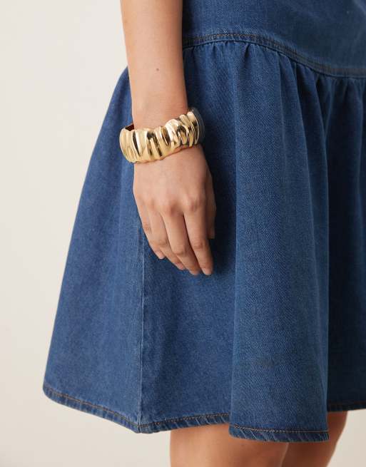 ASOS DESIGN - Mellemblå denimnederdel med sænket talje og akavet længde, 4 af 5