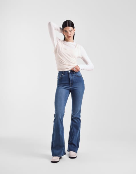 ASOS DESIGN - Mellemblå formgivende jeans med power-stretch og svaj - view 1