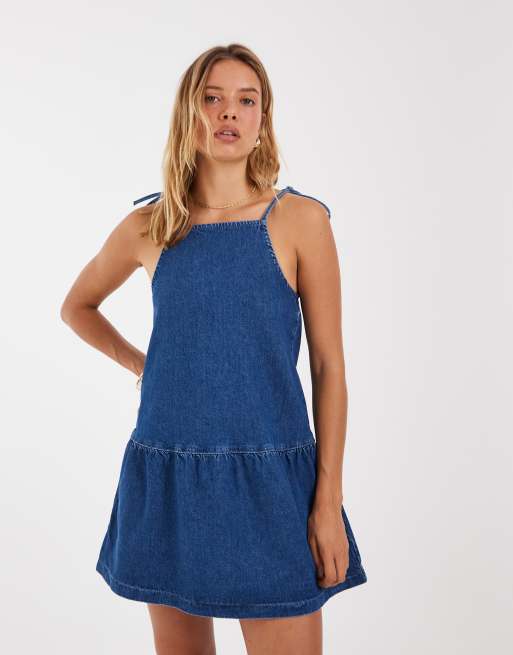 ASOS DESIGN - Mellemblå minikjole i denim med peplum-kant og smock, 3 af 4