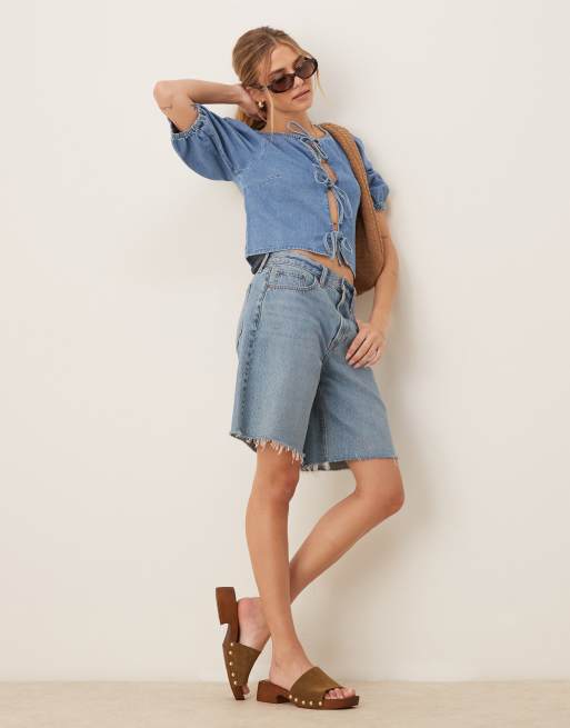 ASOS DESIGN - Mellemblå og forvasket top i blød denim med bindebåndsdetalje foran, 2 af 4