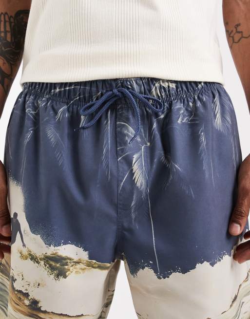 ASOS DESIGN - Mellemlange badeshorts med blåt strandfoto-print, 4 af 5