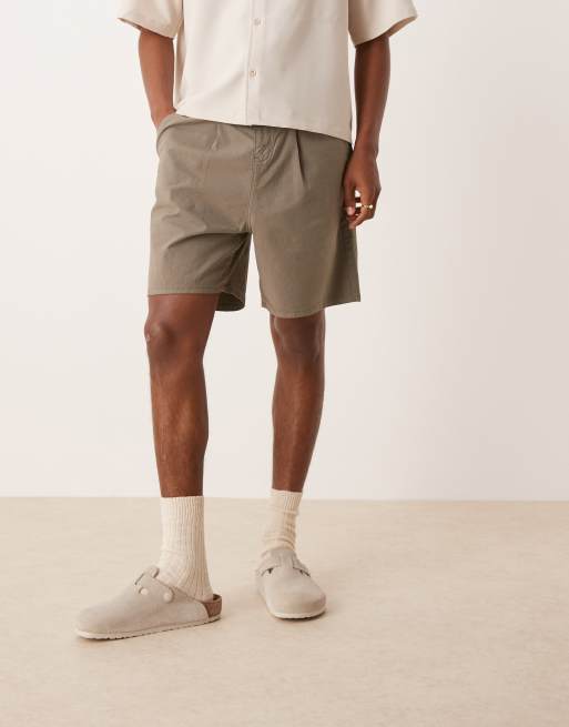 ASOS DESIGN - Mellemlange, plisserede og kakifarvede shorts med brede ben og løbesnor, 4 af 5