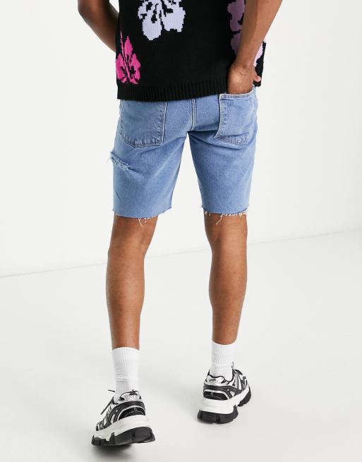 ASOS DESIGN - Mellemvaskede slim fit-denimshorts med flænge på låret , 2 af 4