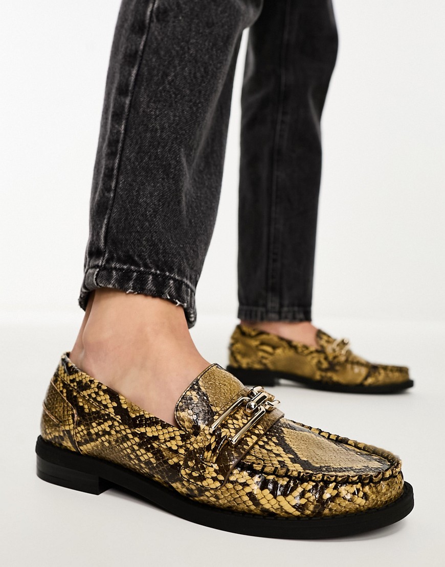 ASOS DESIGN Melodic slim loafer with chain in snake-Yellow
