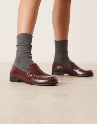  Melva clean round toe loafers in burgundy