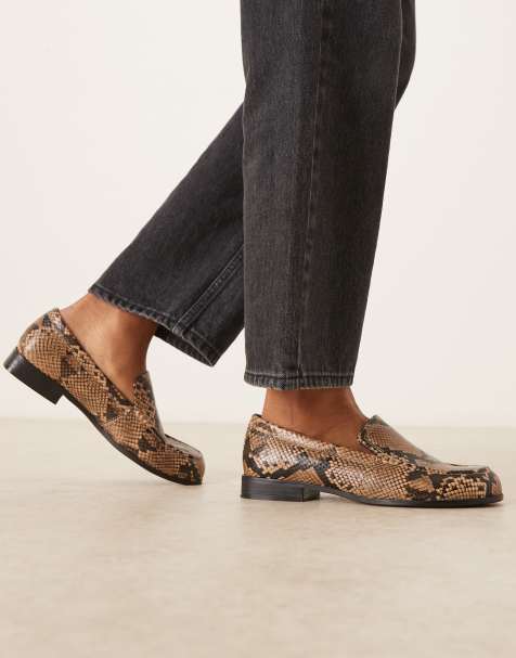 ASOS DESIGN – Melva – Schlichte Loafer mit runder Zehenpartie und Schlangenmuster - view 1