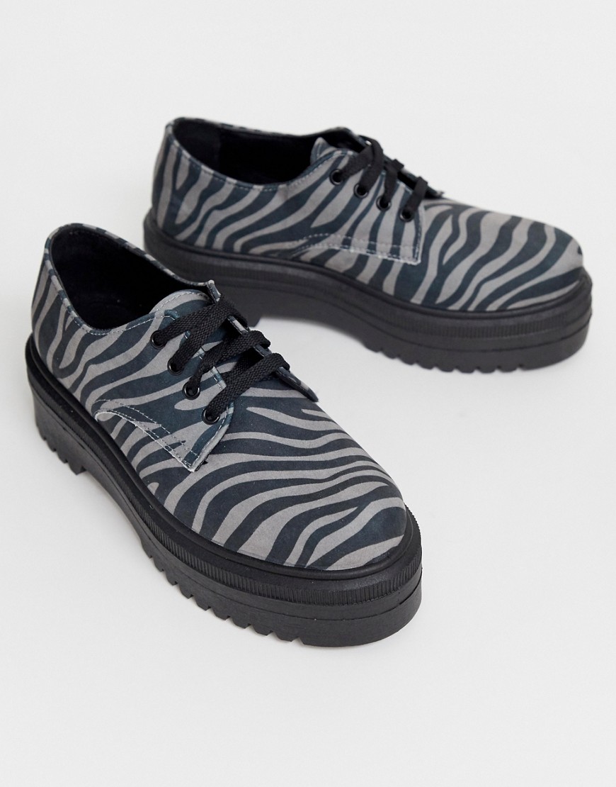ASOS DESIGN - Menace - Platte schoenen met dikke zool en zebraprint-Multi