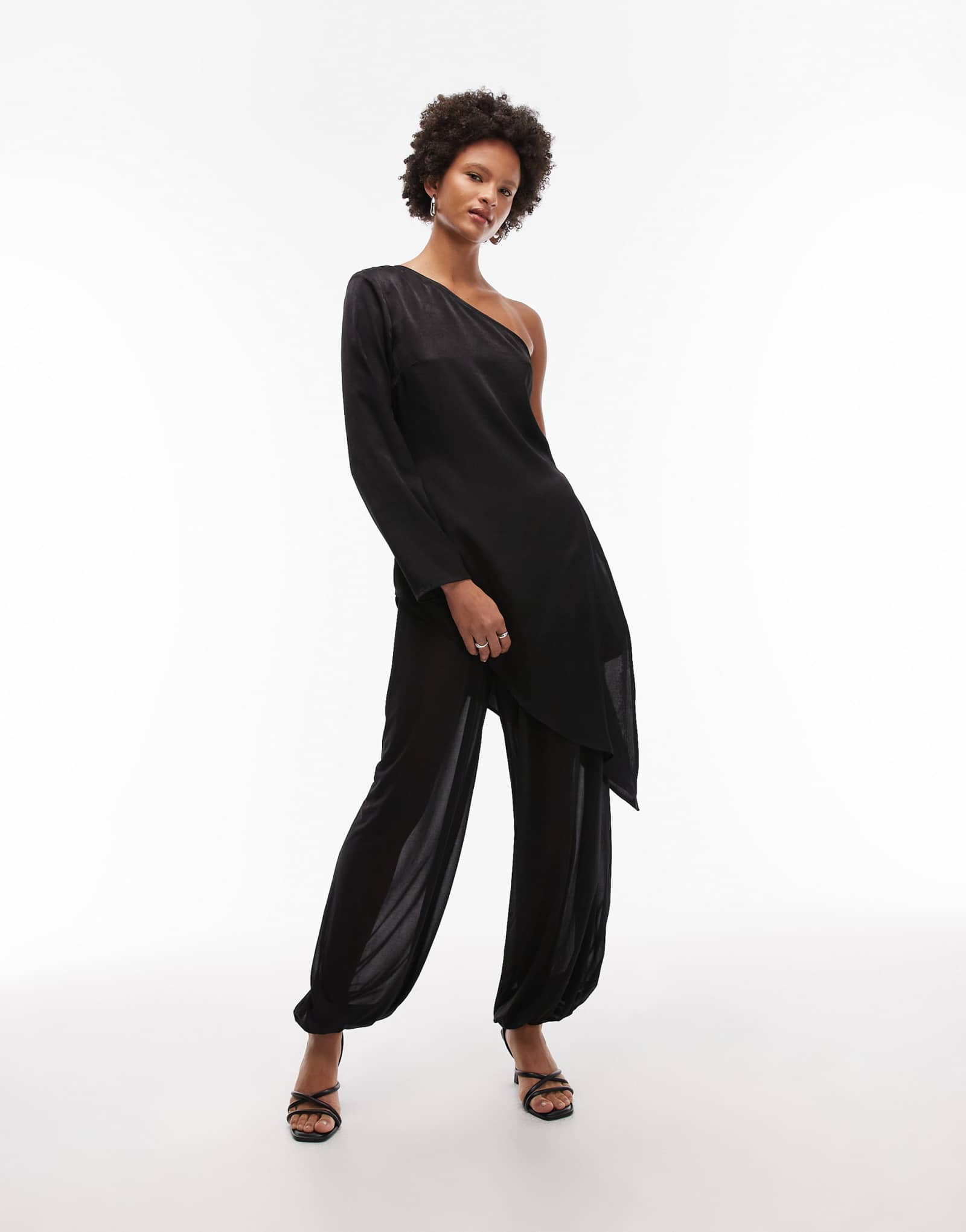 ДИЗАЙНЕРСКИЕ сетчатые брюки-баллоны ASOS черного цвета