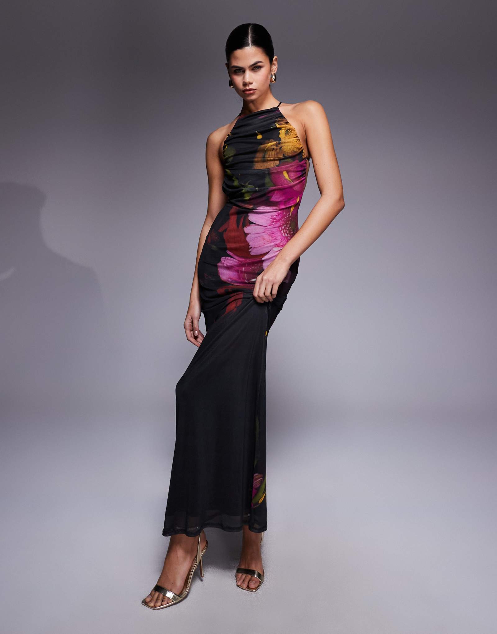 ДИЗАЙНЕРСКОЕ сетчатое макси-платье ASOS с бретелькой на шее сзади и отделкой в виде цветочного принта