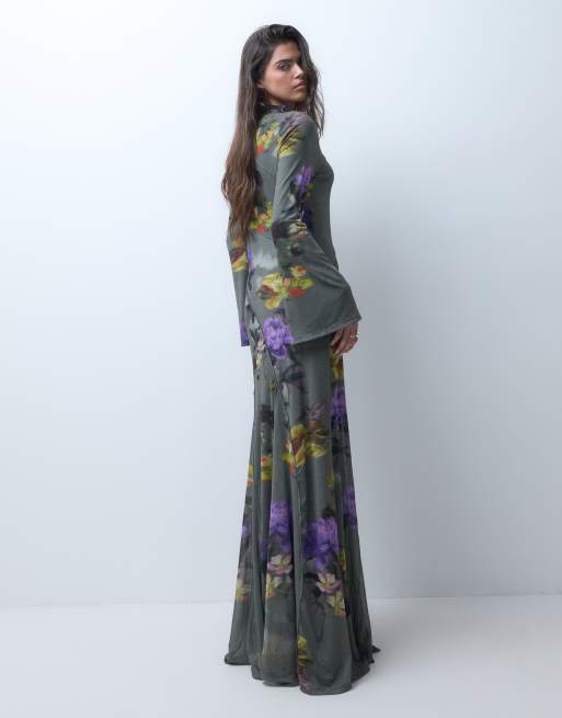 ASOS DESIGN mesh højhalset godet maxikjole med lilla blomstermønster, 5 af 5
