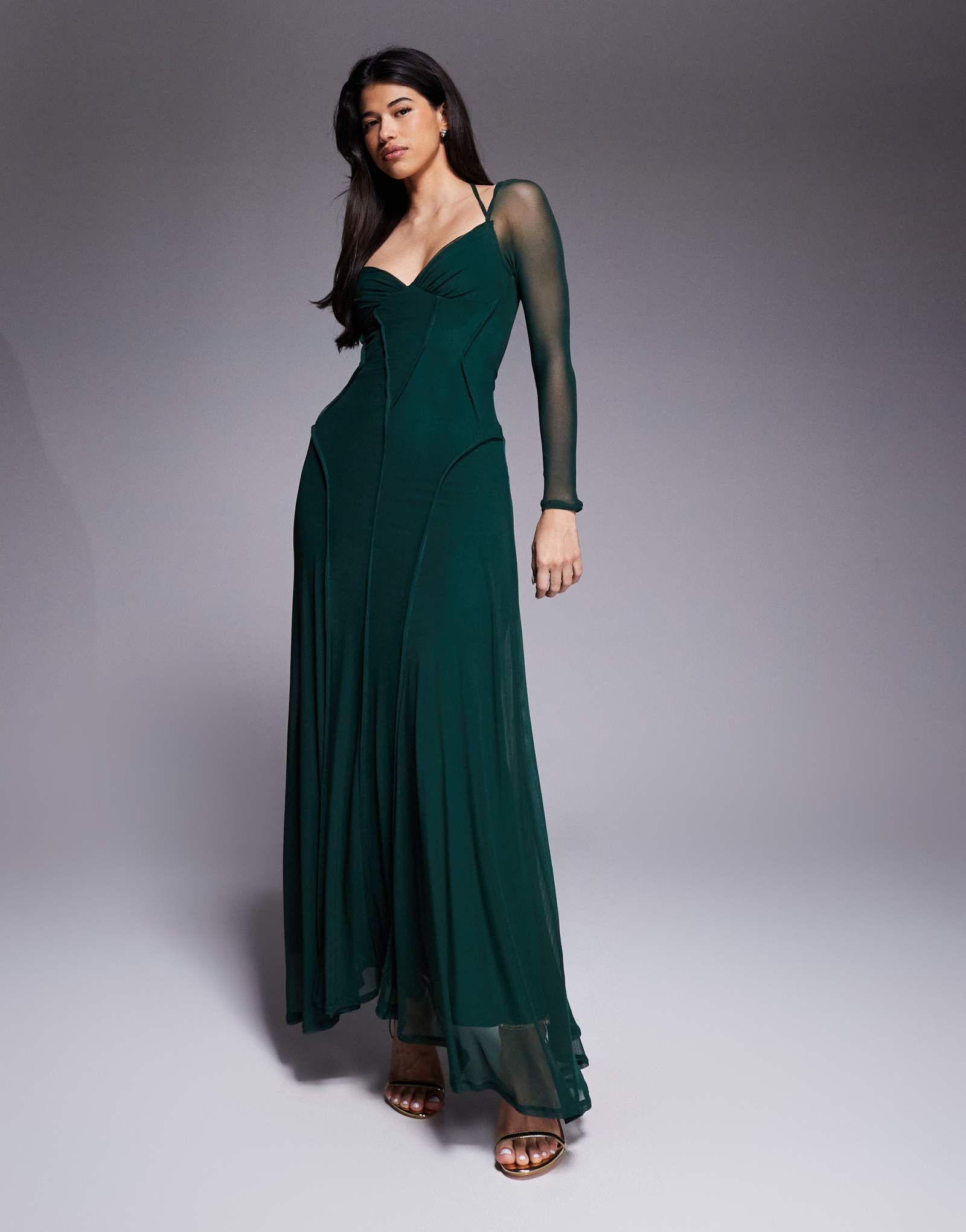 ДИЗАЙНЕРСКОЕ сетчатое макси-платье ASOS с длинными рукавами, открытыми швами и пышной юбкой темно-зеленого цвета