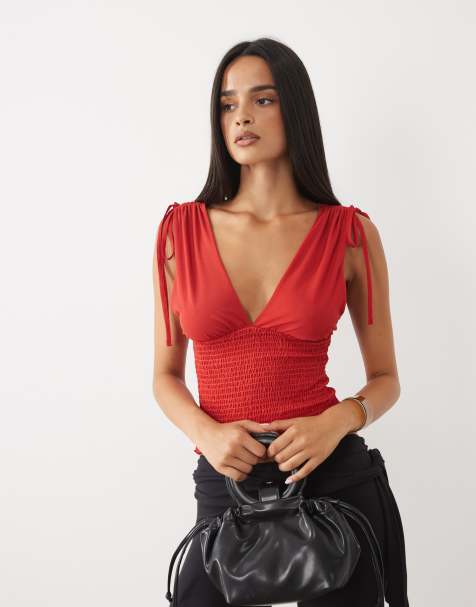 ASOS DESIGN mesh-top med rynk og dyb udskæring i rød - view 1