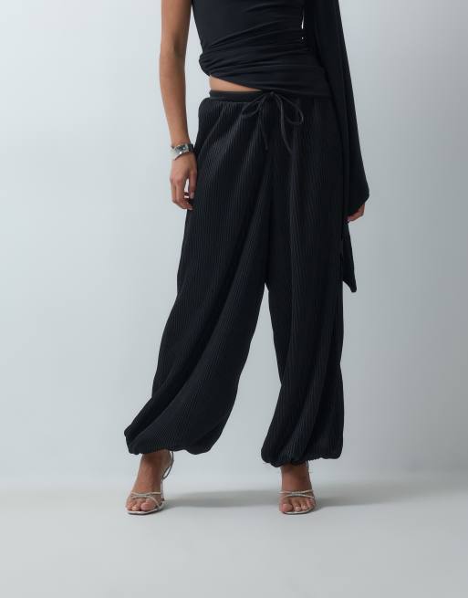 ASOS DESIGN metaliczne plisse spodnie balloon czarne, 5 z 5