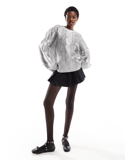 ASOS DESIGN – Metalicznosrebrny sweter oversize o warkoczowym splocie