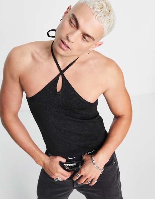 ASOS DESIGN – Metaliczny podkoszulek o krótkim obcisłym fasonie z dekoltem typu halter i wycięciem