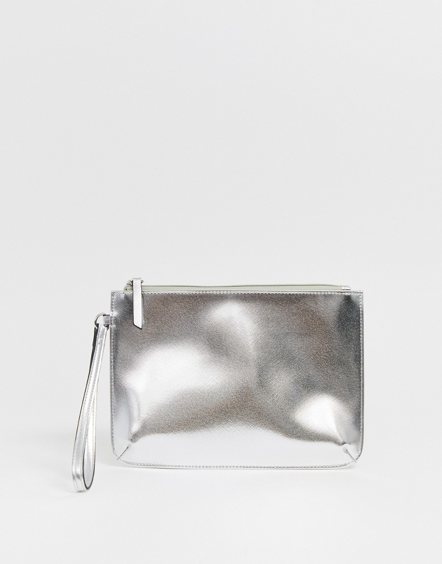 ASOS DESIGN – Metallic-färgad kuvertväska med dragkedja upptill och handledsrem-Silver