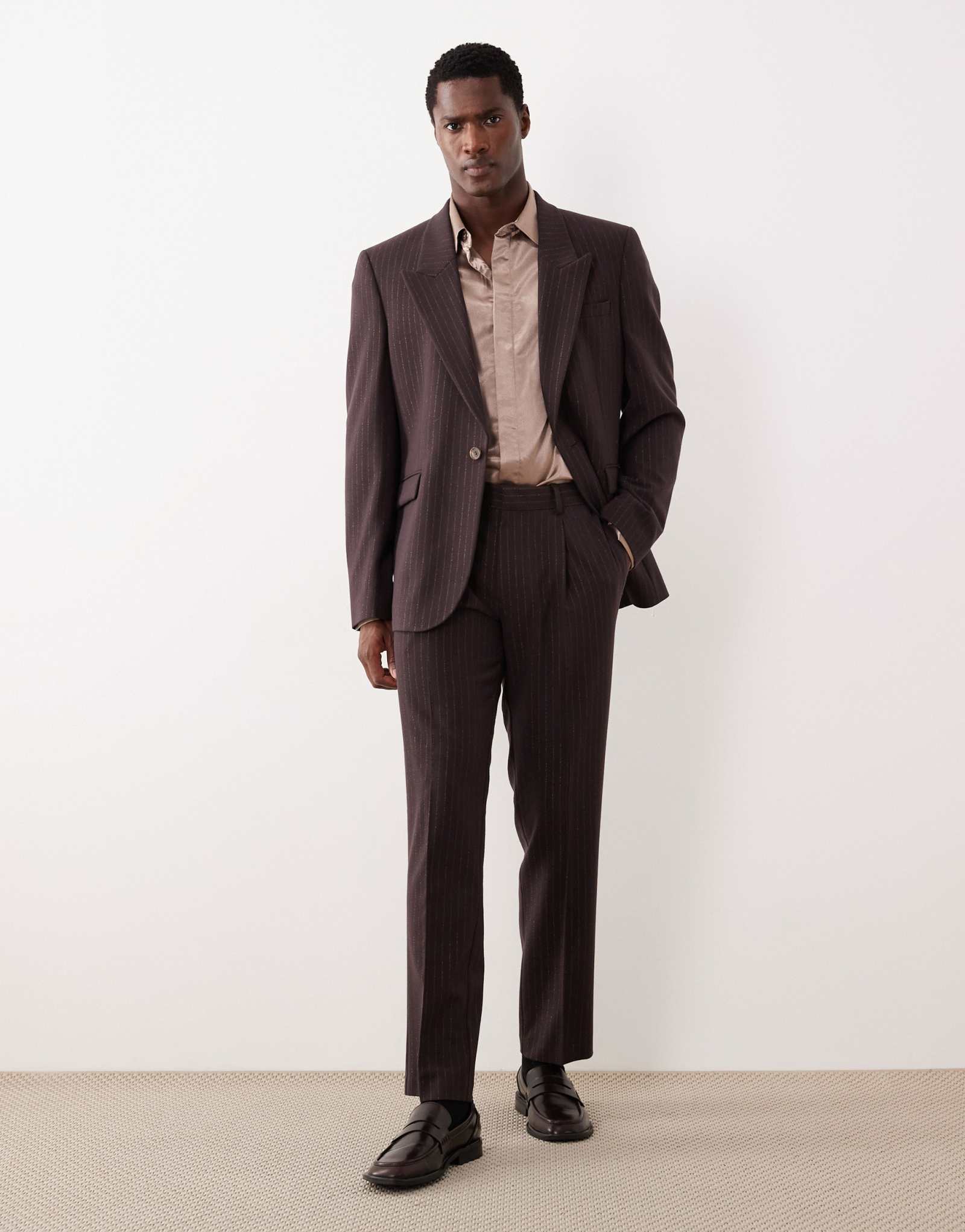 Узкие костюмные брюки в тонкую полоску от ASOS DESIGN цвета металлик коричневого цвета