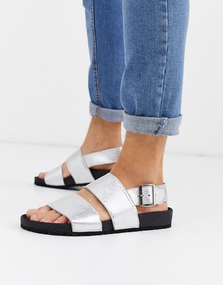 ASOS DESIGN – Metallic-silvriga sandaler i läder-Silver