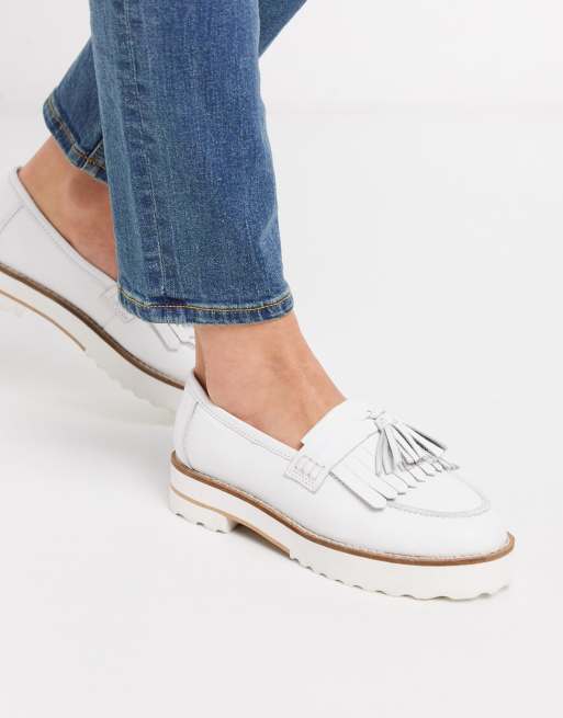 ASOS DESIGN - Meze - Mocassini cunky in pelle bianca con frange 