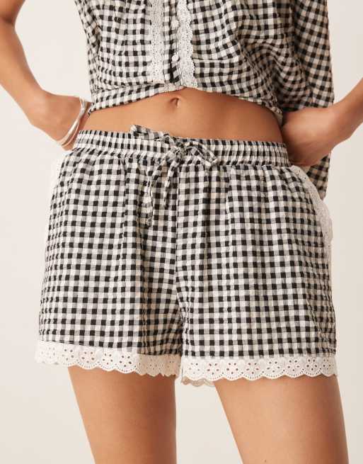 ASOS DESIGN - Micro short met kanten randje in zwarte gingham ruit, 2 van 5