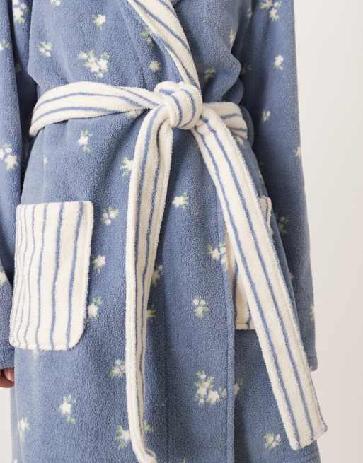 ASOS DESIGN microfleece mini robe in blue ditsy & stripe print, 4 of 4