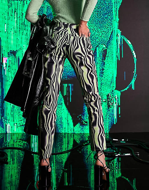 Women mid rise '90's' straight leg jean in green swirl print 