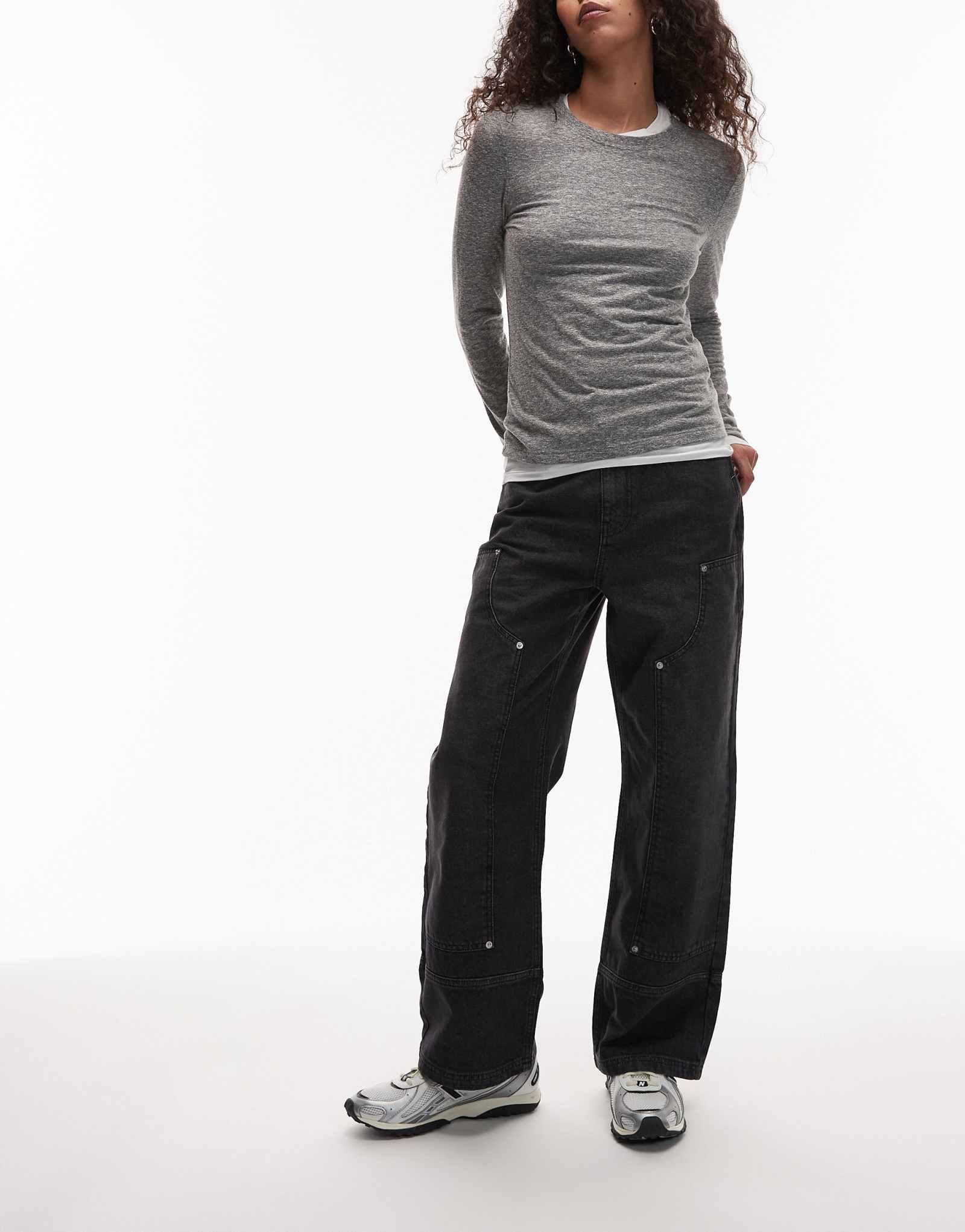 ДИЗАЙНЕРСКИЕ джинсы carpenter средней посадки ASOS черного цвета, застиранные