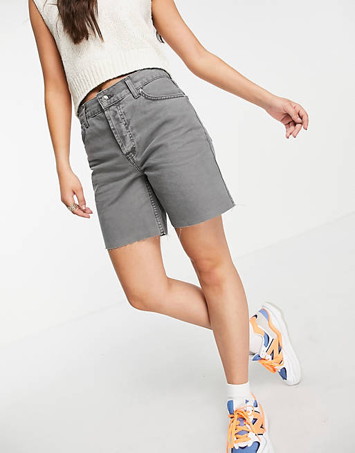  mid rise longline short in washed grey 