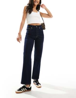 mid rise relaxed straight leg ankle grazer jeans in rinse-Navy