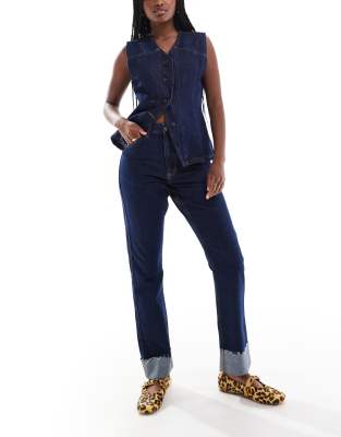 ASOS DESIGN mid rise straight jean with turn up in rinse wash-Navy