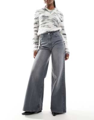 mid waist wide leg jeans in gray-Blue