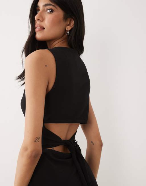 ASOS DESIGN – Midaxi-Kleid in Schwarz mit U-Boot-Ausschnitt, Bindedetail am Rücken und Seitenschlitz, 3 von 4
