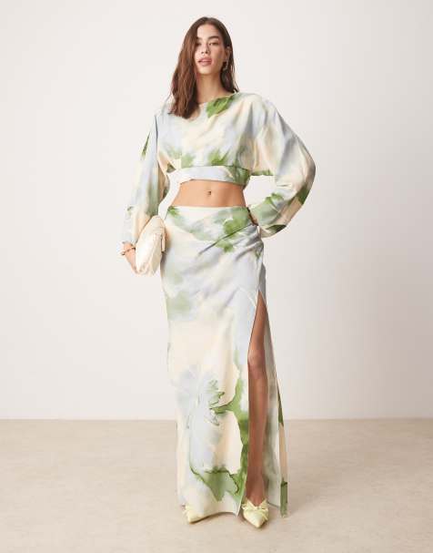 ASOS DESIGN – Midaxi-Kleid mit Aquarell-Blumenprint, abfallender Schulterpartie und Zierausschnitt - view 1