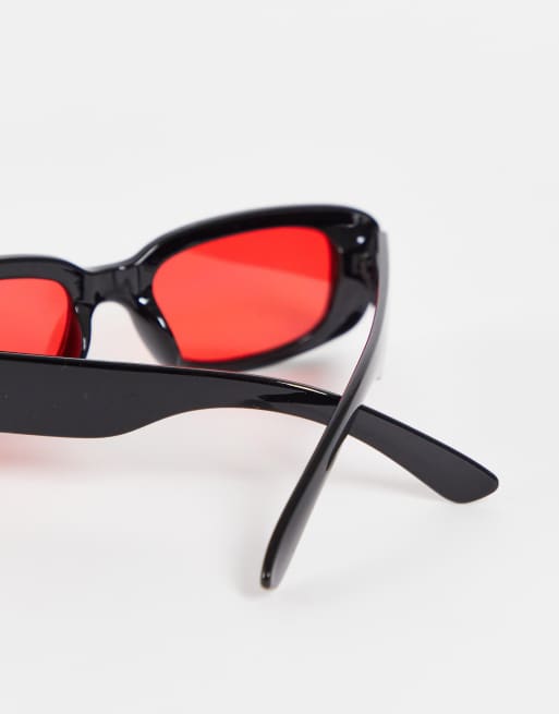 ASOS DESIGN - Middelgrote rechthoekige zonnebril met rode glazen in zwart, 4 van 4