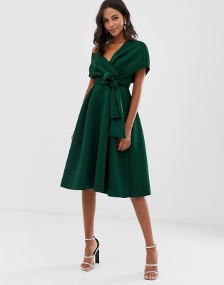 ASOS DESIGN – Midi-Ballkleid mit abfallender Schulterpartie und Schnürung  in Flaschengrün | ASOS