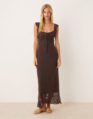 ASOS DESIGN - Midi-Freizeitkleid aus Netzstoff in Schokobraun mit doppelten Rüschen-Brown