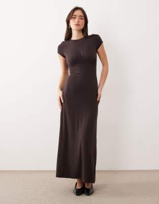 ASOS DESIGN - Midi-Freizeitkleid in Schokoladenbraun mit geraffter Vorderseite-Brown