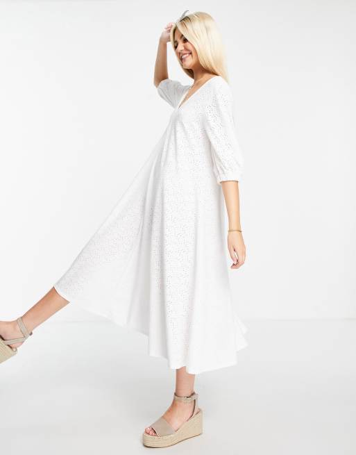 ASOS DESIGN ‑ Midi-Hängerkleid in Weiß mit V-Ausschnitt und Lochstickerei