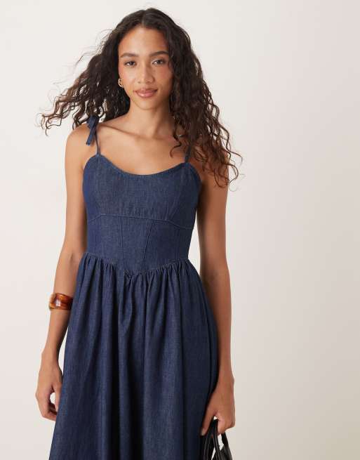 ASOS DESIGN – Midi-Jeanskleid im Ballerina-Design in Indigoblau, 2 von 4