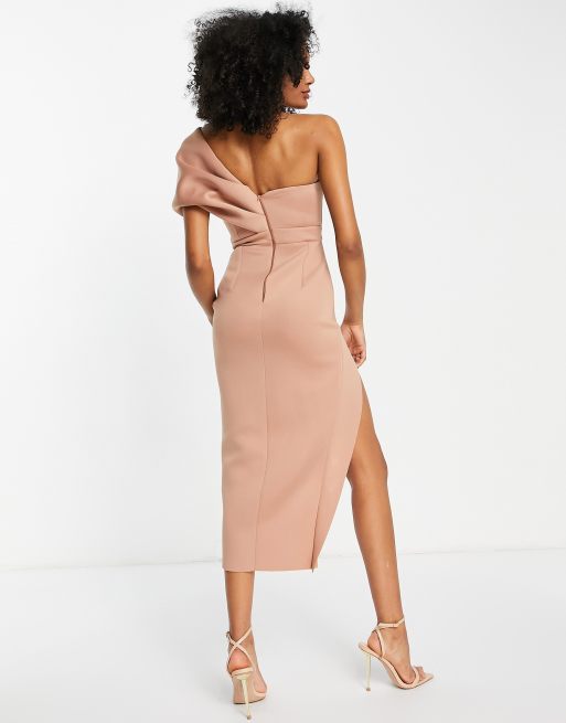 ASOS DESIGN - Midi-jurk met blote schouder, naden aan de buste en hoge split in kurkkleur, 2 van 4