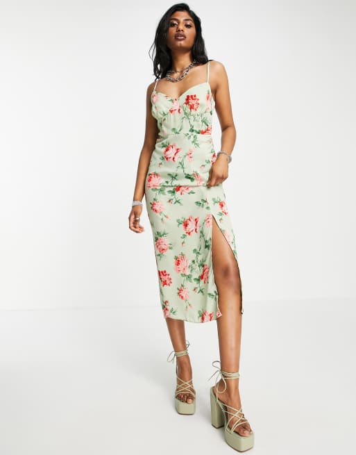 ASOS DESIGN - Midi-jurk met buste-cups, camibandjes en split in saliegroen met bloemenprint 