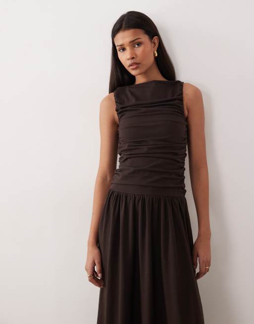 ASOS DESIGN - Midi jurk met gerimpeld lijfje in chocoladebruin, 2 van 4