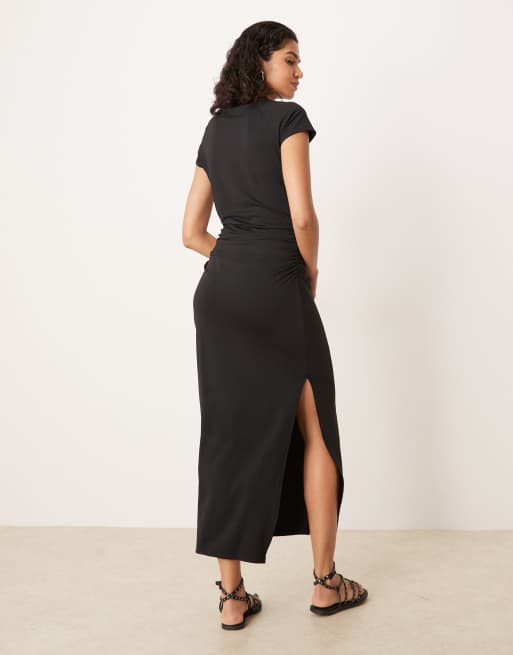 ASOS DESIGN - Midi jurk met korte mouwen en gerimpelde taille in zwart, 3 van 4