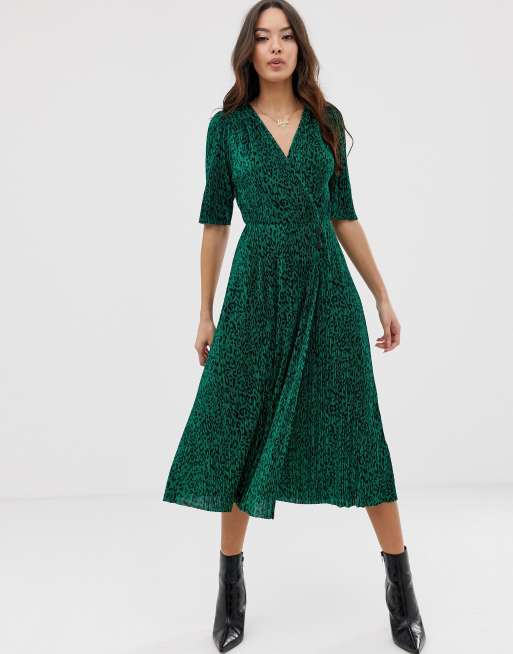 ASOS DESIGN Midi jurk met pliss in groene dierenprint en knoopdetail