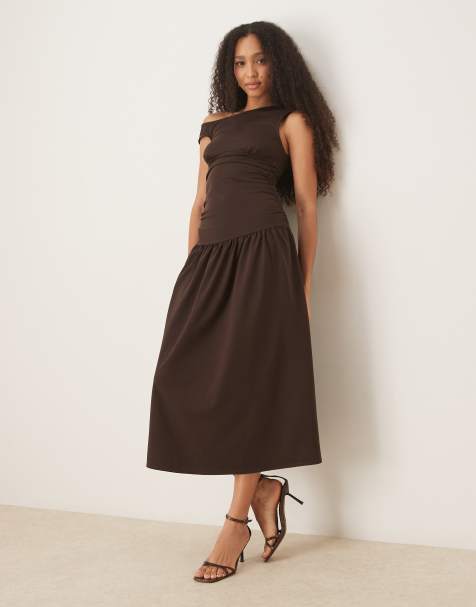 ASOS DESIGN - Midi jurk met rechte hals en getailleerde pasvorm in bruin - view 1
