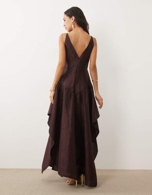 ASOS DESIGN midi-kjole med høj-lav kant og struktureret snit i chokolade, 4 af 4