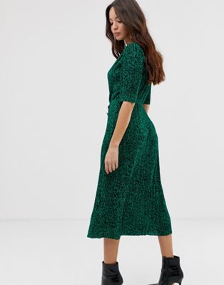 ASOS DESIGN midi plisse dress in green 