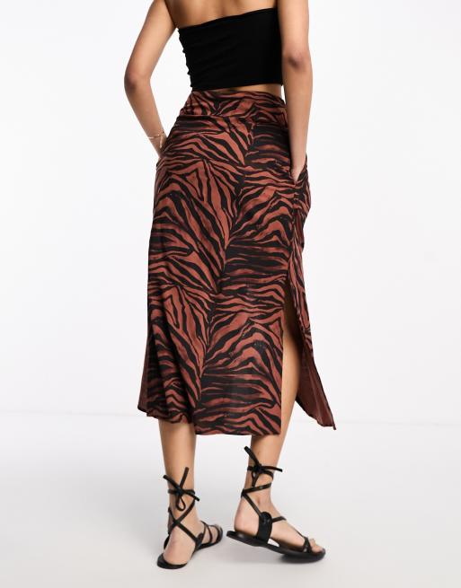 ASOS DESIGN - Midi rok met knoopsluiting en split in donkere zebraprint, 2 van 4