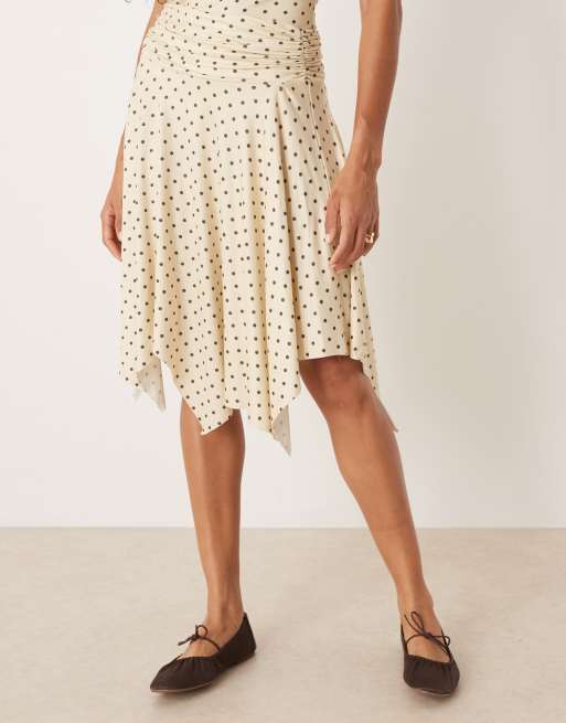 ASOS DESIGN - Midi rok met zwierige zoom en stippen in crème, 5 van 5