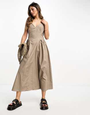 ASOS DESIGN - Midi-Skater-Kleid aus Baumwolle in Taupe mit tief angesetzter Taille-Brown